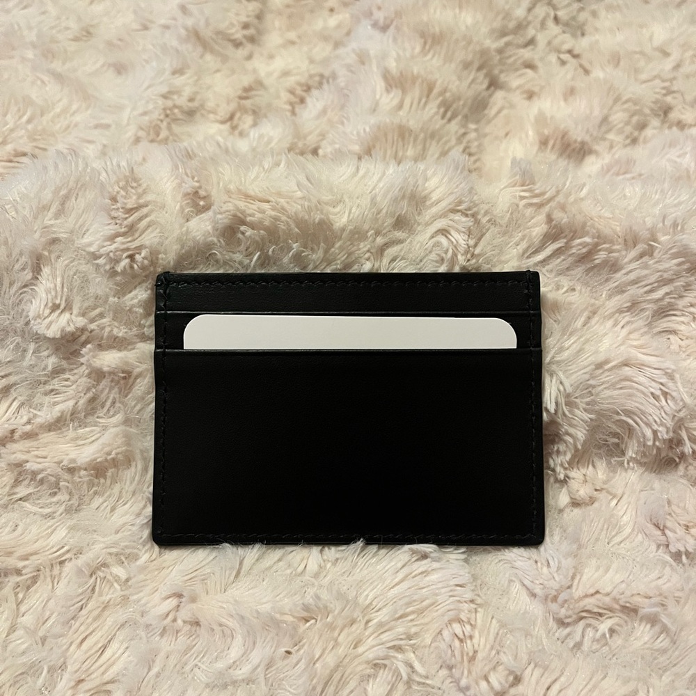 Brand New Gucci Cardholder - Picture 2 of 3